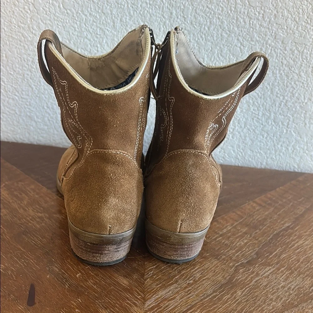 Dingo Brown Ankle Boots with White Stitching - Picture 3 of 7